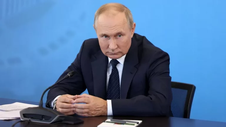 Putin is not bluffing about use of nuclear weapons, EU says
