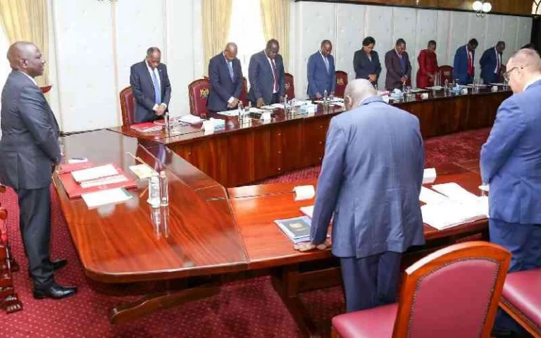 President Ruto chairs his first Cabinet meeting with Uhuru’s CSs