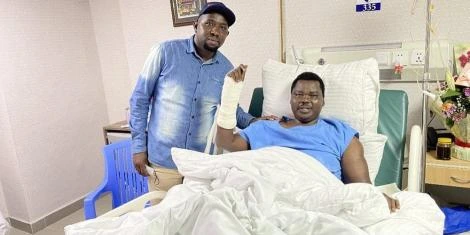 Latest photo of  Ex-Ainabkoi MP, William Chepkut admitted in Mediheal hospital and visited by former Elgeyo-Marakwet Senator, Kipchumba Murkomen.