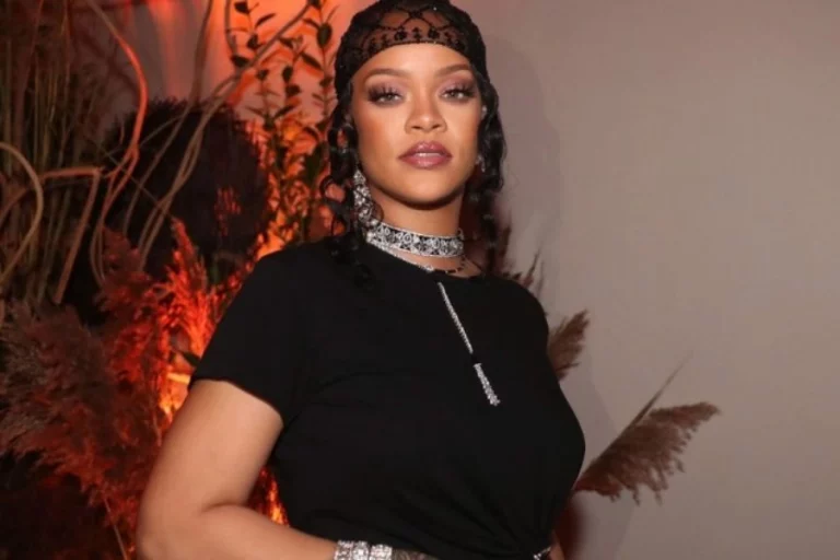 Rihanna Fans Excited After Rumors Of New Music