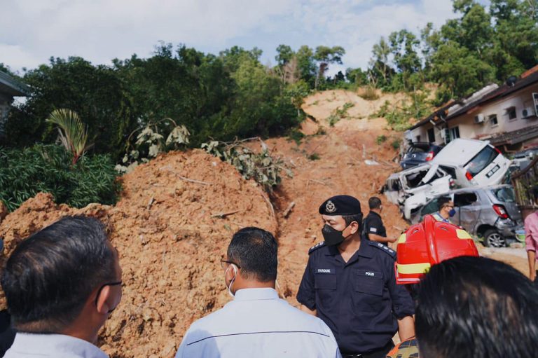 12 Killed,20 Others Missing Following Landslide in Malaysia