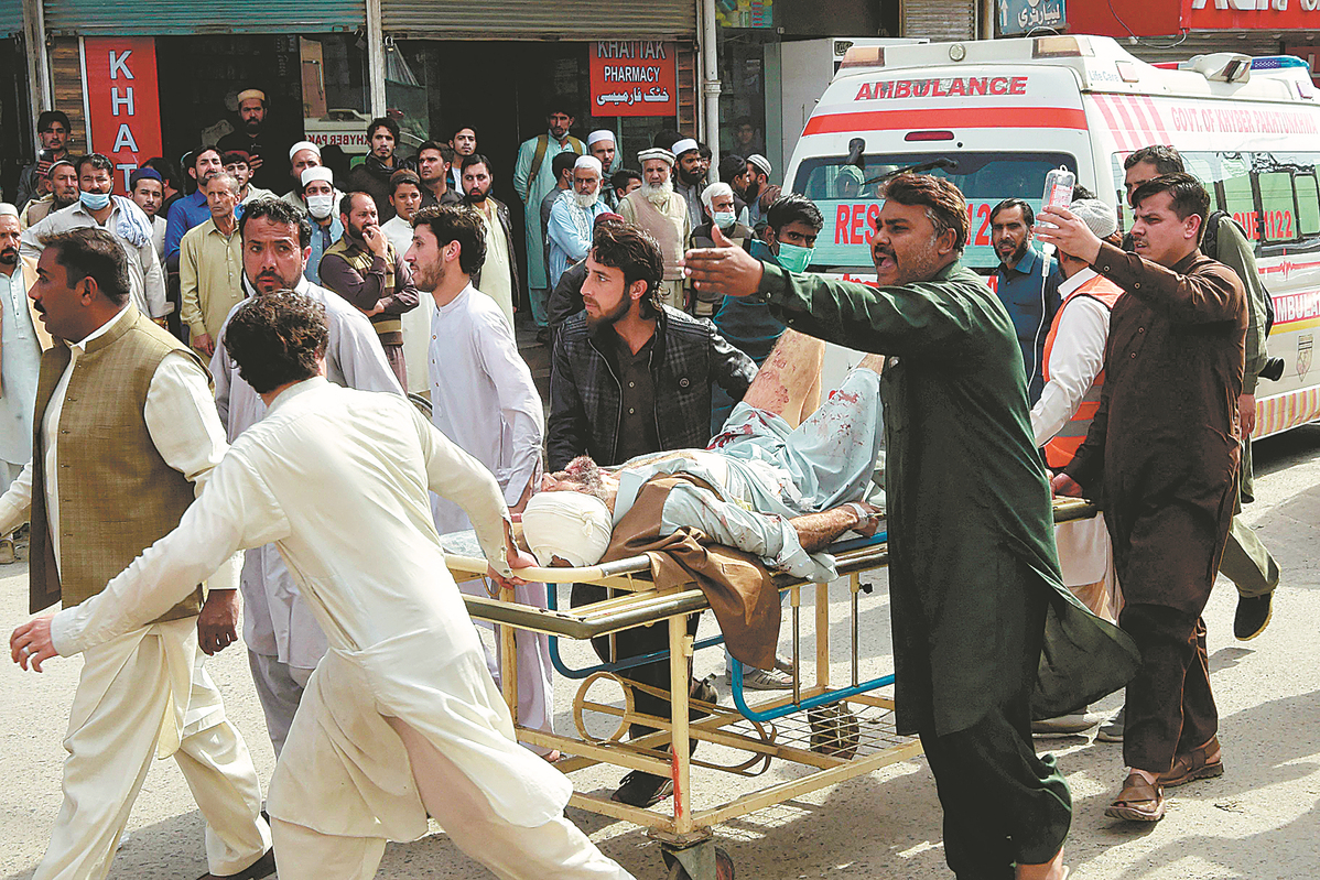 Death Toll Rises to 92 in Pakistan Mosque Bomb Blast.