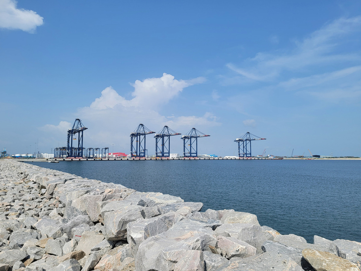 Nigeria opens deep seaport.