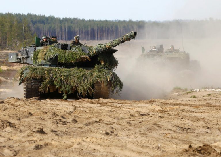 US and Germany Preparing to Send Advanced Tanks to Ukraine