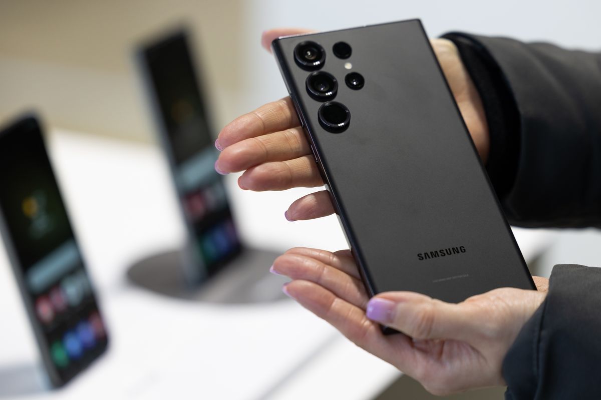 Samsung Unveils Modern S23 Smartphone into Market Premises.