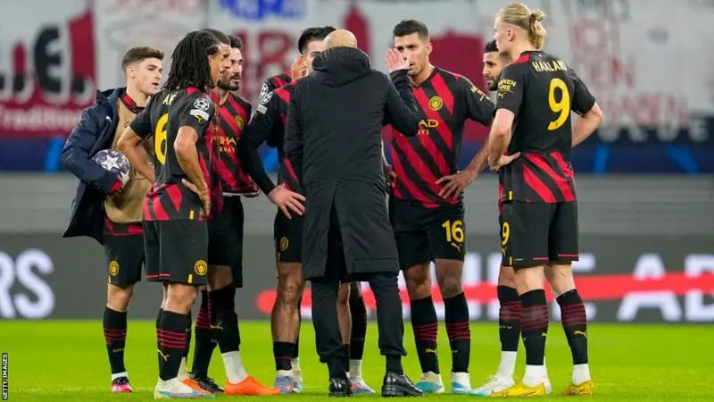 Pep Guardiola motivates his team after the 1-1 draw against RB Leipzig in the UEFA Champions League (Photo: Getty)