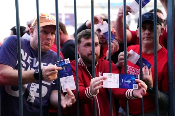 Liverpool fans try to convince their way into the Champions League final (Photo: AP) 