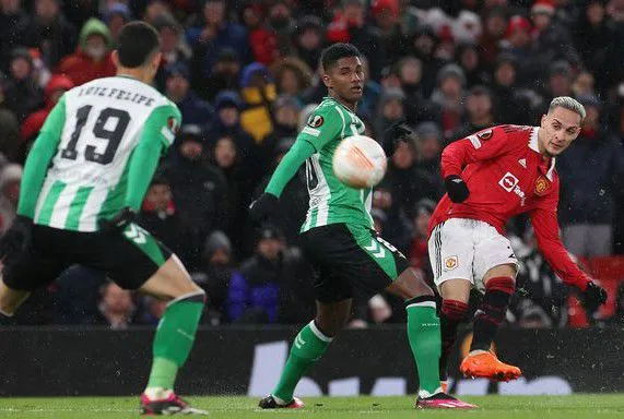 Antony scores to regain the lead for Manchester United in the Europa League fixture against Real Betis 