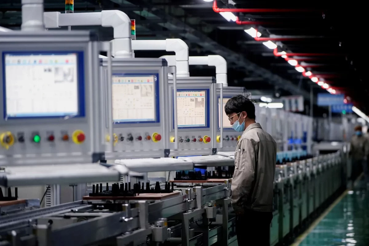 Foreign Investors Venture Largely into China's Manufacturing Sector