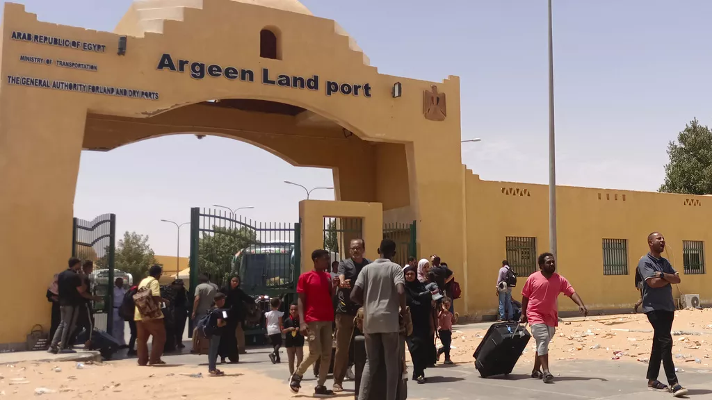Thousands of Sudanese families seek refuge in Egypt to Flee Fighting