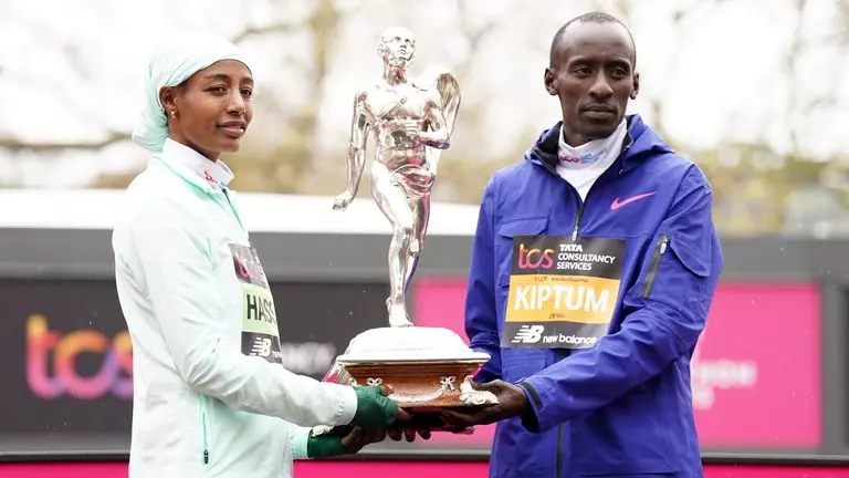 London Marathon 2023: Kenyan Kiptum named a new king as Hassan makes a remarkable debut