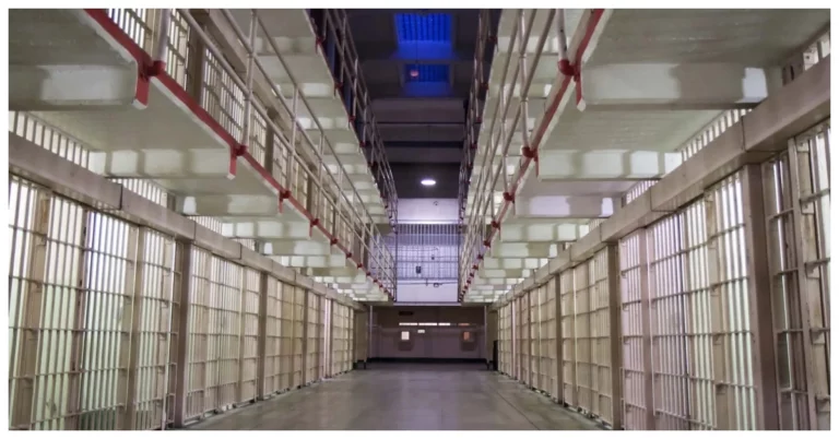 How 2 Inmates managed to Escape from High Secured Prison