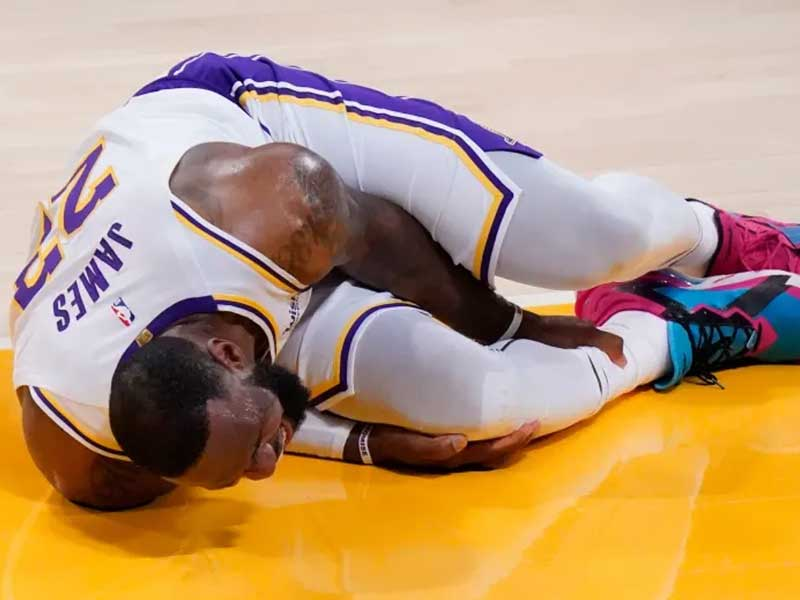 LeBron James’ torn tendon in foot may need surgery