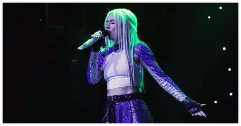 Ava Max Slapped on Stage by Fan