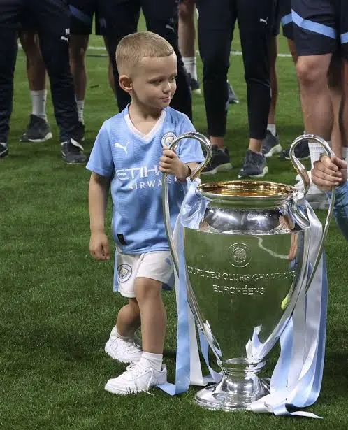 Ronnie Foden: Manchester City star Phil Foden's son hits 1 million followers in 24 hours
