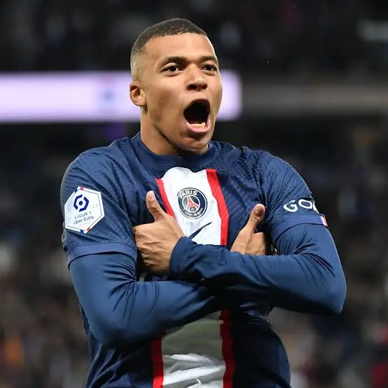Kylian Mbappe Left Out of PSG Squad to Japan