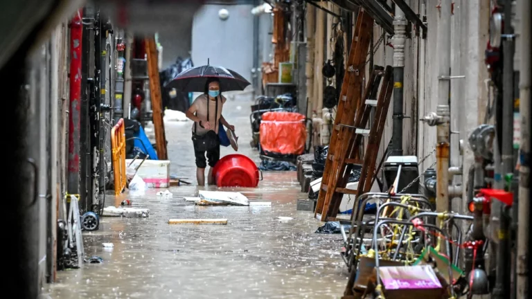 Hong Kong Hit by Heaviest Rainfall in 139 Years