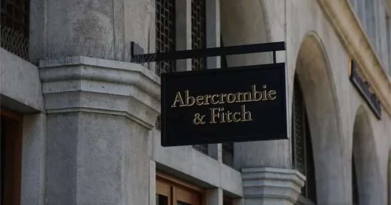 Abercrombie & Fitch: Bosses Face Claims of Exploiting Men For Sex