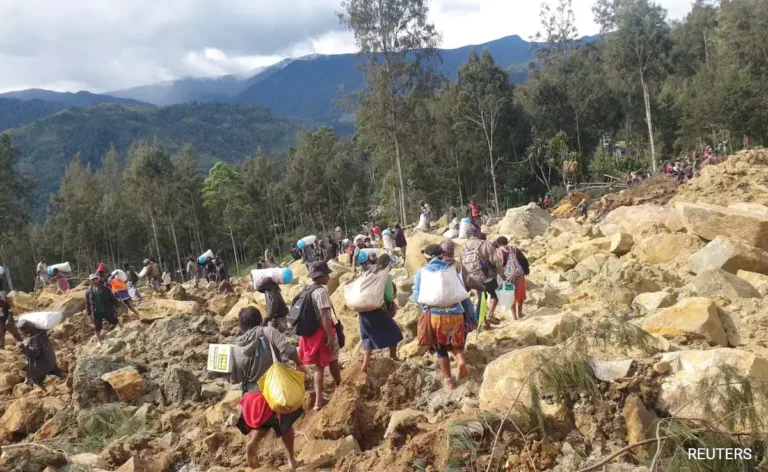 Landslide in Papua New Guinea Leaves Hundreds Buried and Displaced