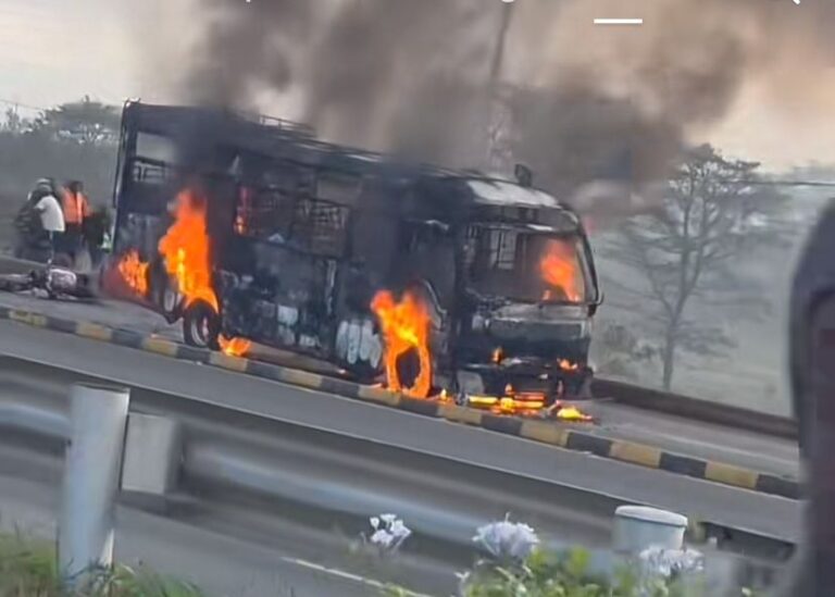 Supermetro matatu set on fire by riders in Nairobi
