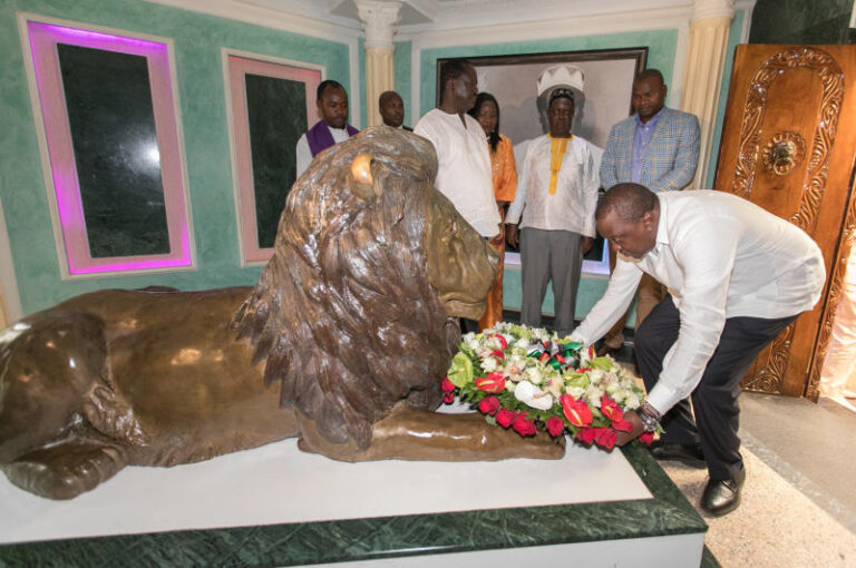 Why Raila will be burried next to Jaramogi