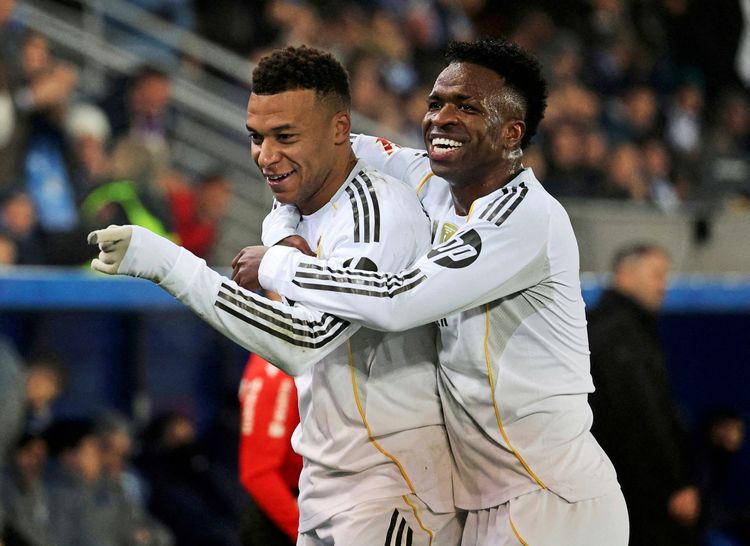 Mbappé Scores on Return as Real Madrid Beat Alavés to Ease Pressure on Alonso