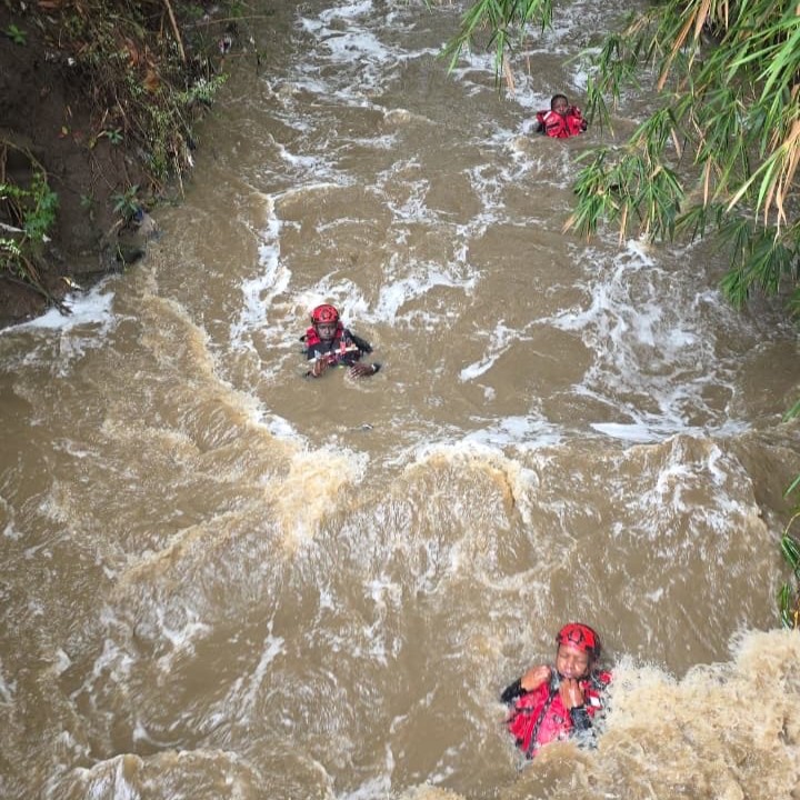 Search For 14-Year-Old Boy Swept Away by Overflowing Nairobi River at Nyayo Highrise