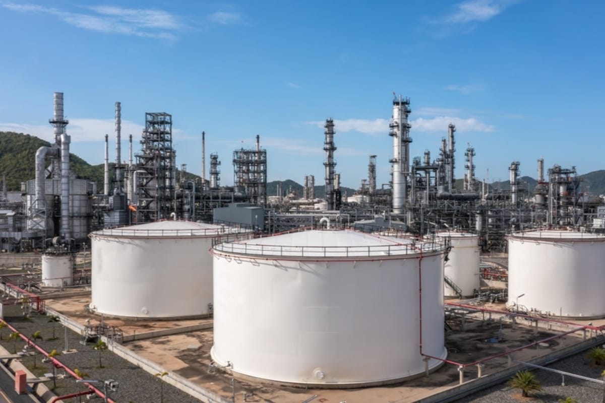 Oil Prices Surge as Middle East Tensions Disrupt Shipping