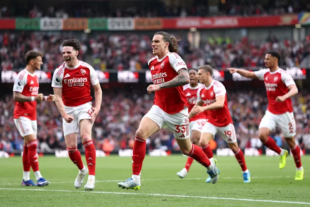Arsenal Smell Glory After City Stumble at Everton