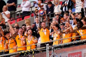 hull-citys-oliver-mcburnie-lifts-1083253977