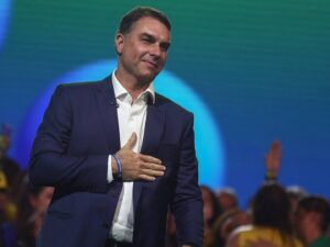 o-candidato-a-presidente-flavio-bolsonaro-em-convencao-do-partido-liberal-em-sao-paulo-1785712776218_v2_4x3